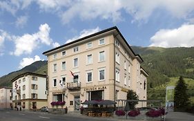 Hotel Crusch Alba Zernez 3*