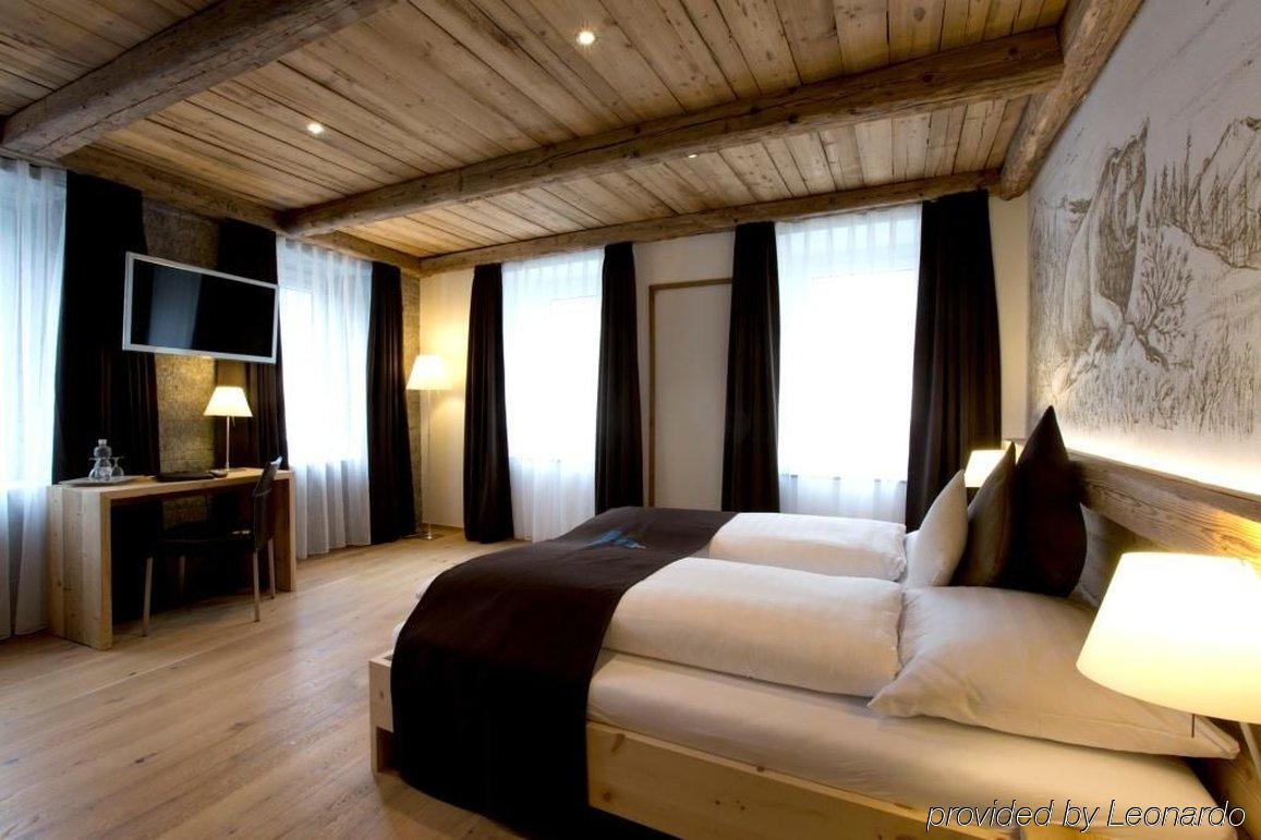 Hotel Crusch Alba Zernez Exterior photo