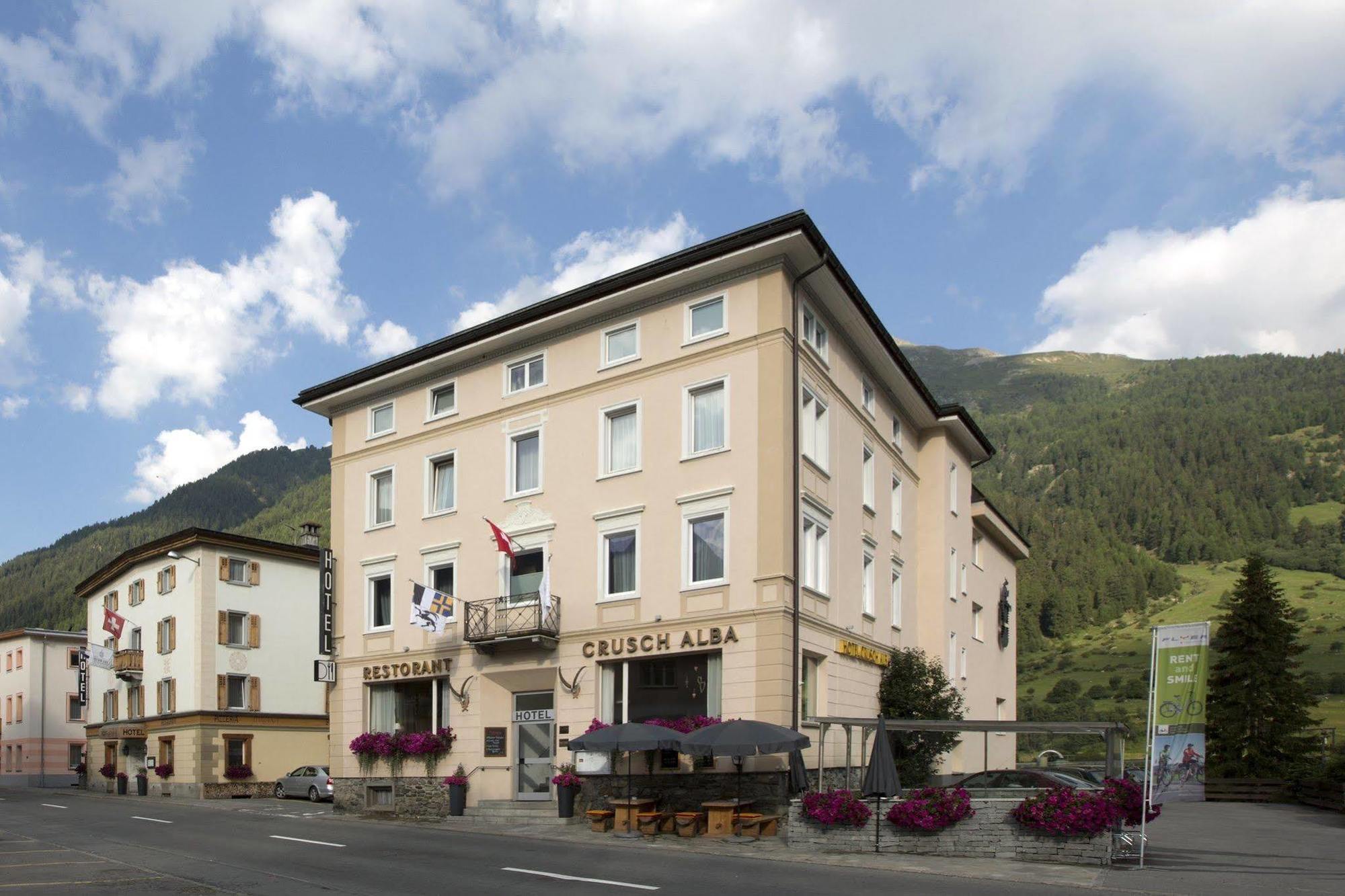 Hotel Crusch Alba Zernez Exterior photo